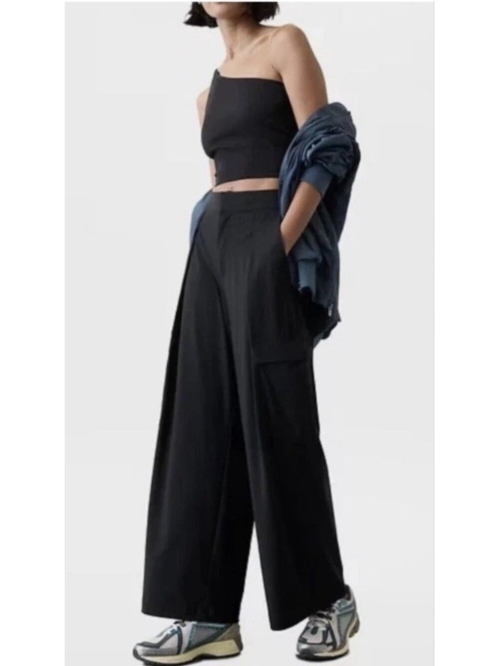 NEW Athleta Pinnacle Cargo Wide-Leg Trousers Black Lightweight High-Rise 8